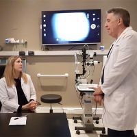 Doctor, desde que me operó no veo bien !